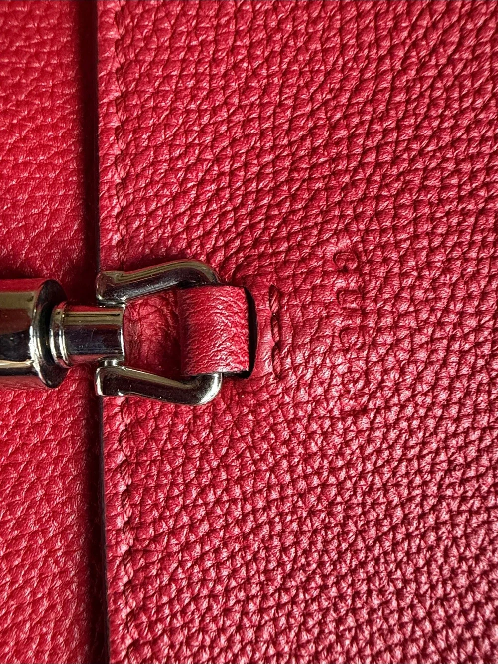 Gucci Red Leather Convertible Women’s Crossbody Bag